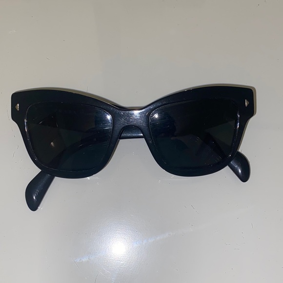Authentic Prada Sunglasses PR 29R’s - Picture 1 of 8